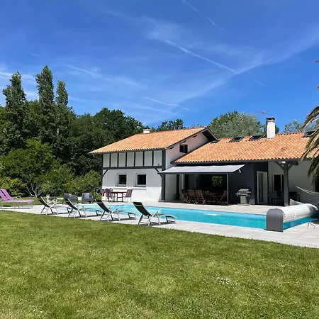 Maison De Famille Entre Biarritz Et Hossegor Country house Saint-Martin-de-Seignanx